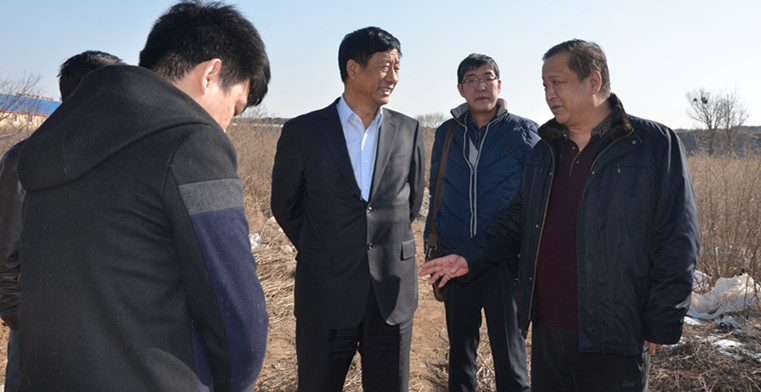 實地察看車站北街的斷頭路。.jpg